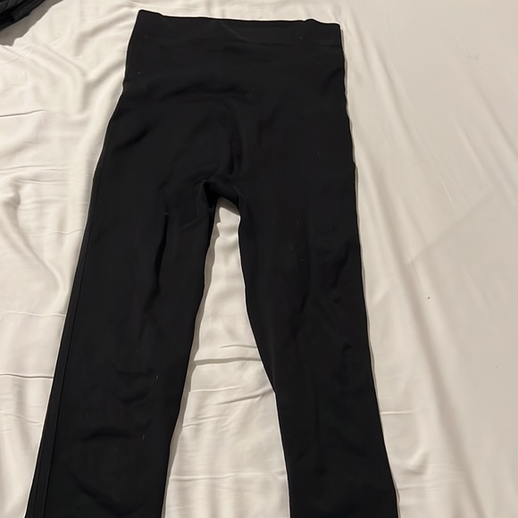 Medium blanqi maternity black leggings-great condition - Picture 4 of 4